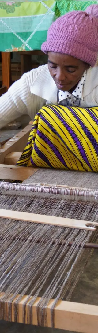 Seidenhandwerk – mühselige Handarbeit